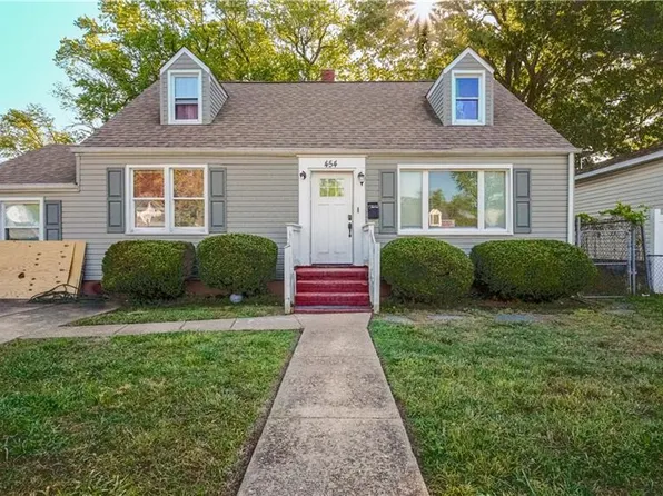 454 Algonquin Rd, Hampton, VA 23661