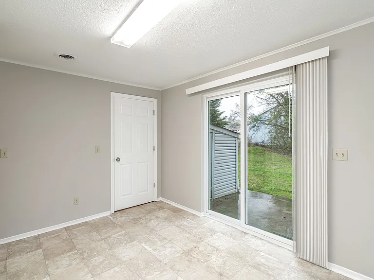 302 Wakefield Rd #A — Photo 4
