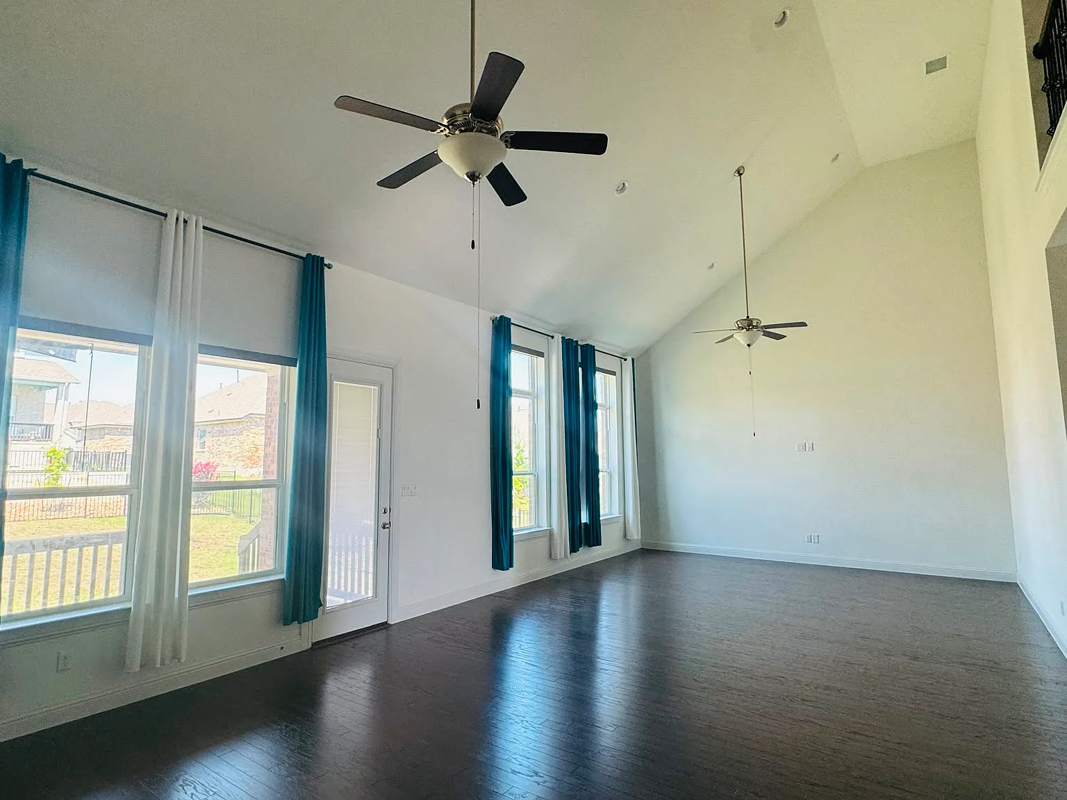 5 bed, 3932 sqft, $3,499 — Photo 4