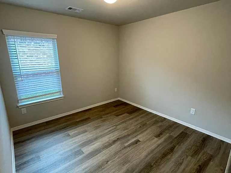 731 Long Cedar Dr — Photo 9
