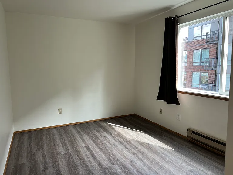 4550 7th Ave NE #303 — Photo 4