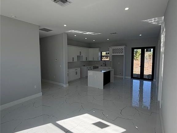 3rd image of 3107 Meadow Rd