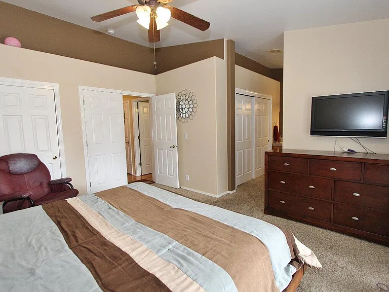 6177 S Peppertree Ave — Photo 9