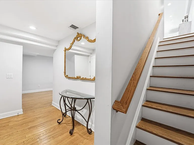 41 Bentley Ave #1 — Photo 33