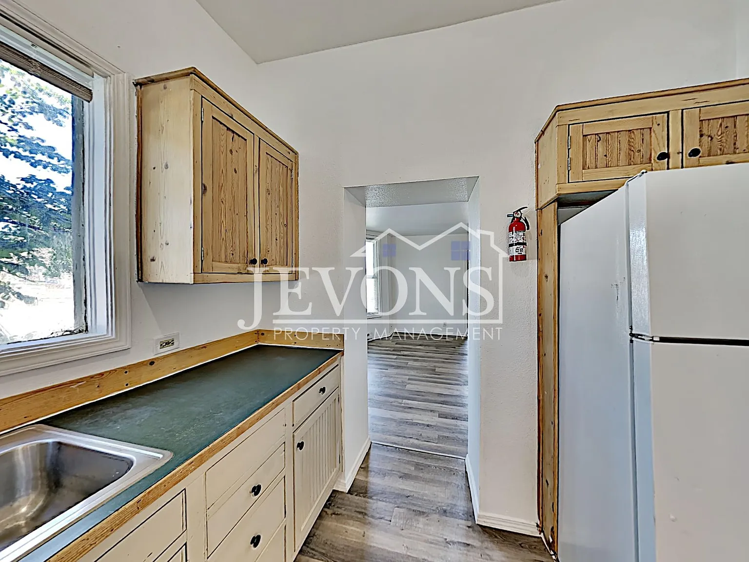 215 N Chestnut St Toppenish, WA 98948 — Photo 3