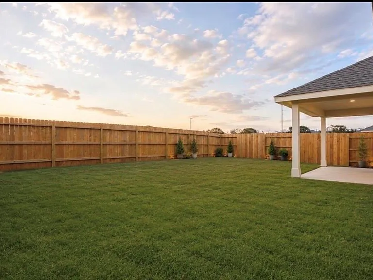 7907 Elk Grove Ln — Photo 15
