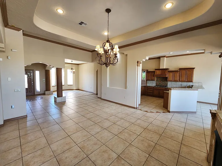 4189 Capistrano Ave — Photo 10
