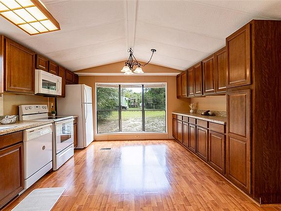 3rd image of 5865 NE 137TH TERRACE