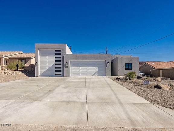2nd image of 3650 Parkview Dr