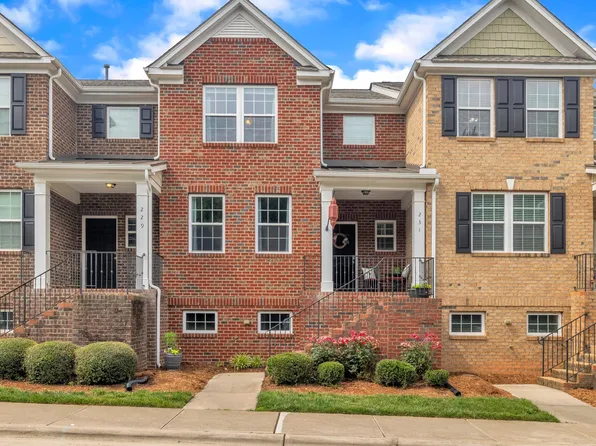 231 Grindstone Dr, Apex, NC 27502