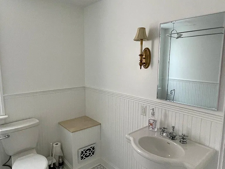 1519 W 14th St #7 — Photo 14