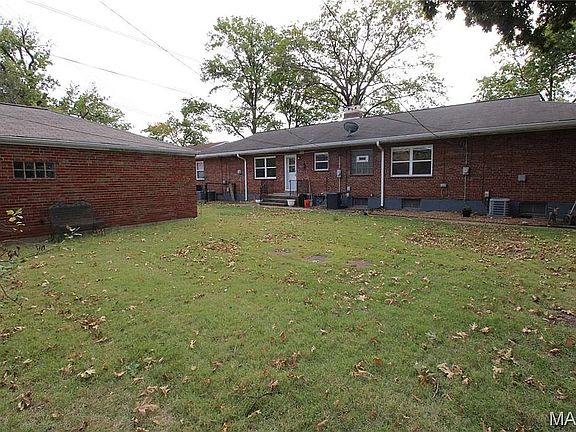 3rd image of 5849 Robert Ave #5849
