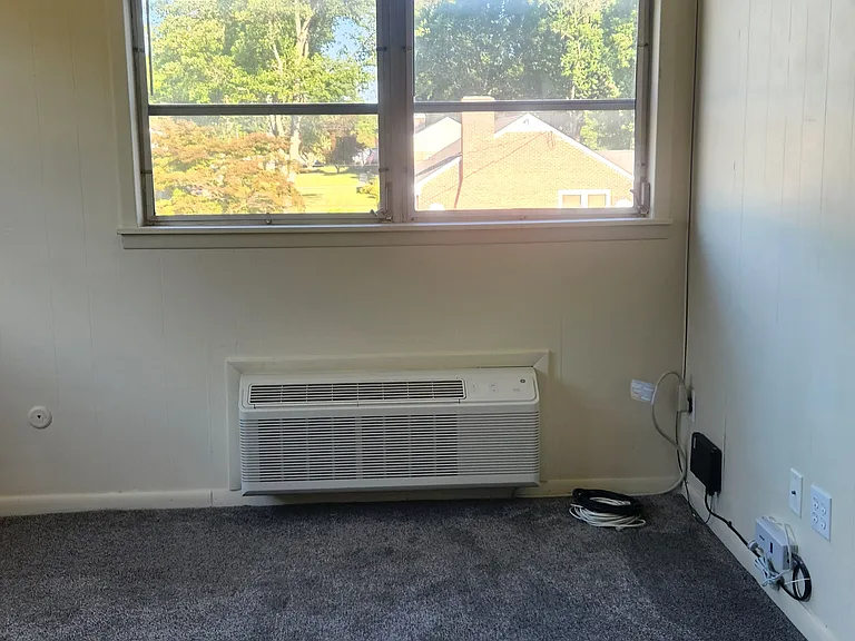 Cold A/C Unit with Heat