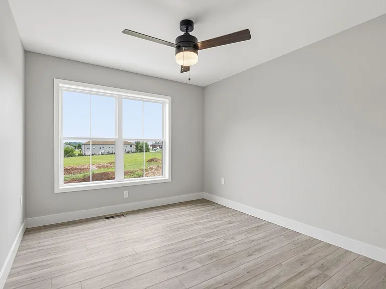 2175 W Parkview Ave — Photo 19