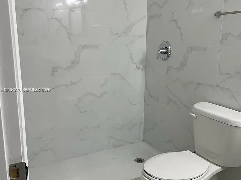 423 E 27th St #201 — Photo 19