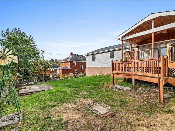 3rd image of 202 Beachview St