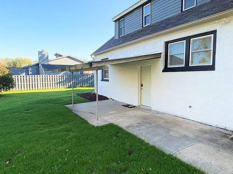 5925 Jefferson Ave — Photo 14