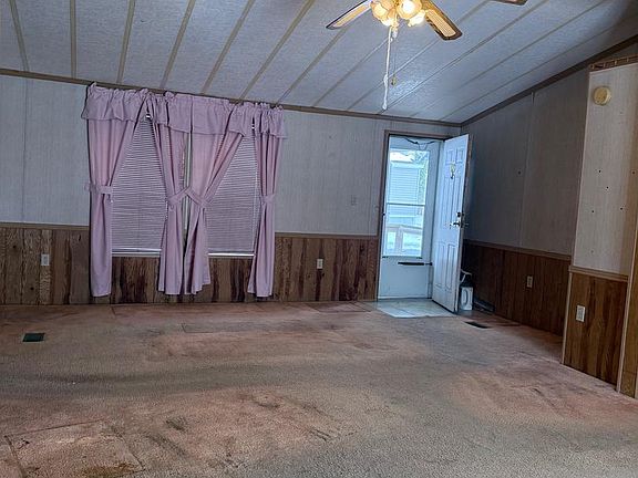 4th image of 109 Azalea Cir