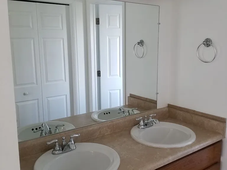 2836 Troxell Ave — Photo 52