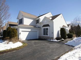 51 Mulberry Ct, Paramus, NJ 07652