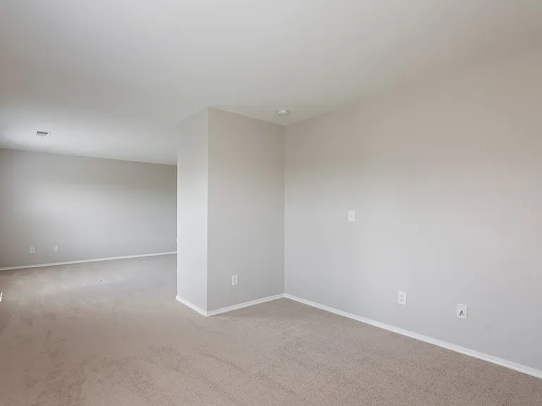 2118 Buckleigh Dr — Photo 10