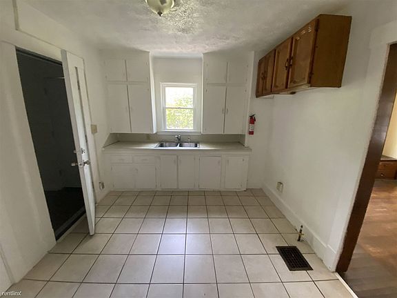 6 Kitchen