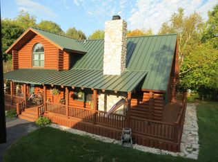 1605 Gjerpen Ln, Manitowoc, WI 54220