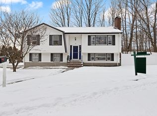 75 Hopkins St, Reading, MA 01867