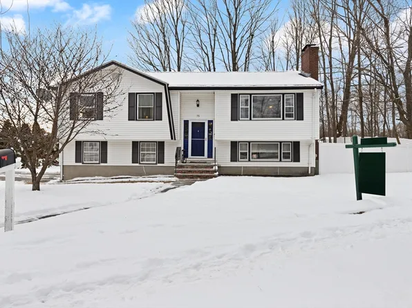 75 Hopkins St, Reading, MA 01867