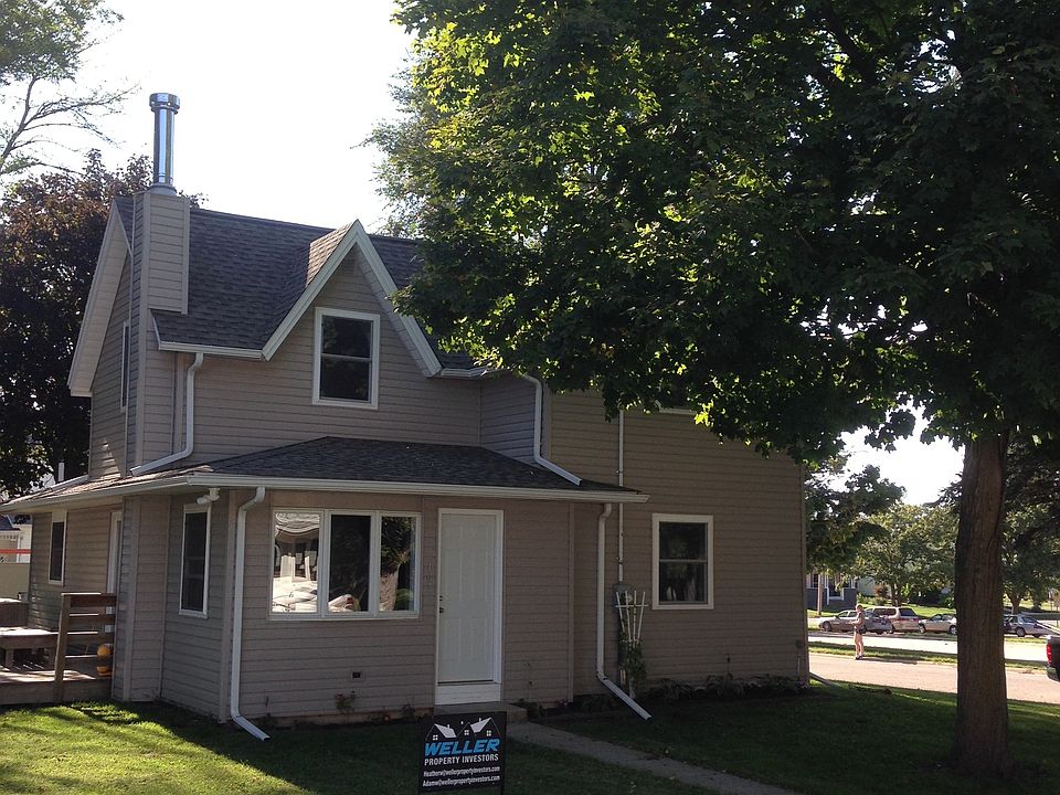 1st image of 107 4th St N