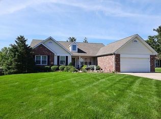 712 Wren Path Ct, Ballwin, MO 63021