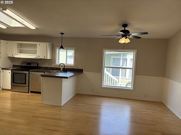 5th image of 18345 NE Glisan St Unit 2