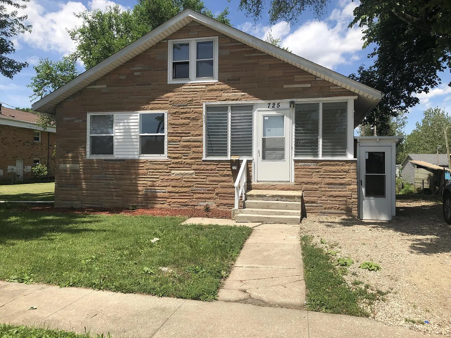 725 E Congress Ave photo 1