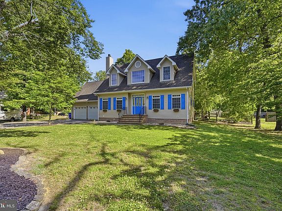 2nd image of 120 Archer Ln