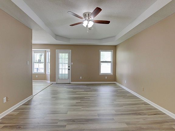 2nd image of 3215 N Senseney Cir