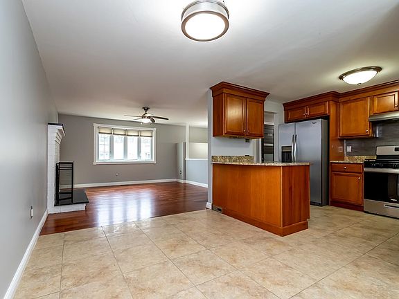 5th image of 28 Holbrook Drive