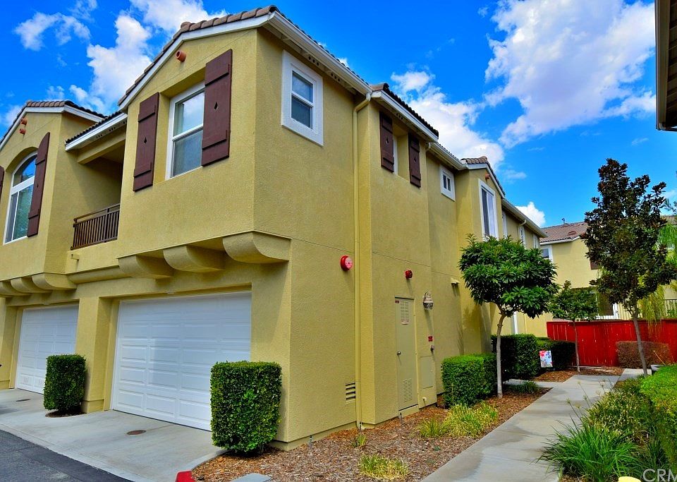 1st image of 27482 Hazelhurst St Unit 3