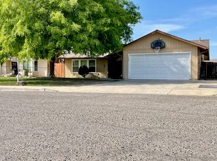 1160 E Thurman Ave, Porterville, CA