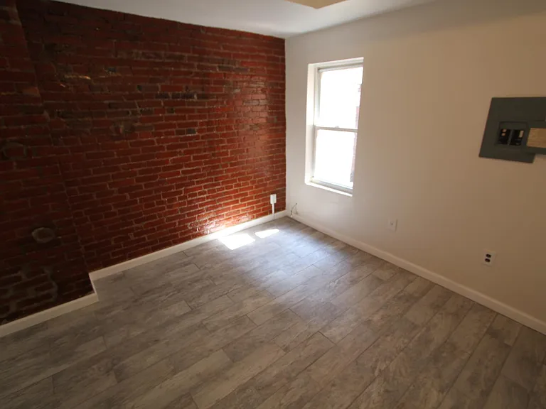 729 S 16th St #3 — Photo 1