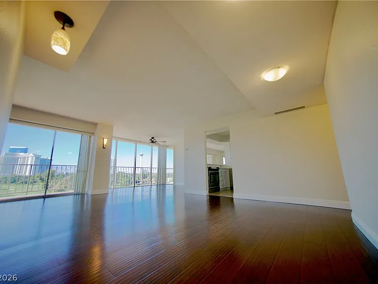 3111 Bel Air Dr #8E — Photo 3