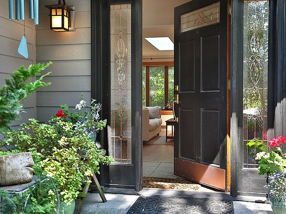 4th image of 4860 Spinnaker Drive