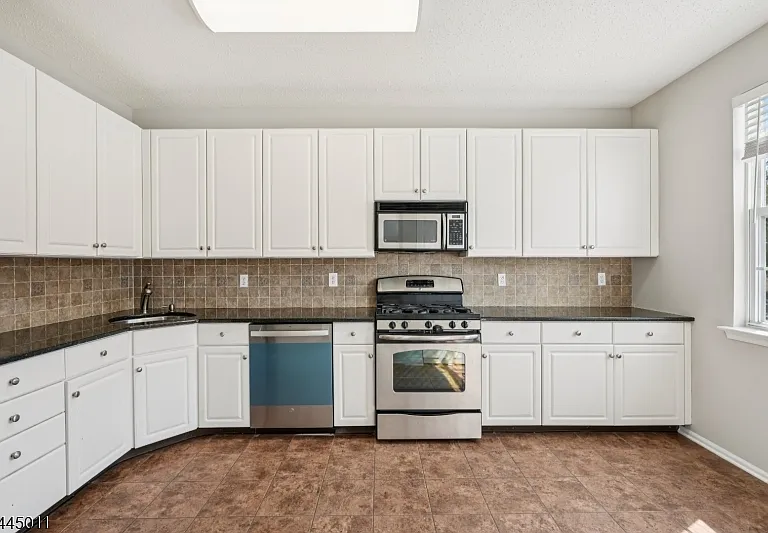43 Hancock Dr — Photo 11