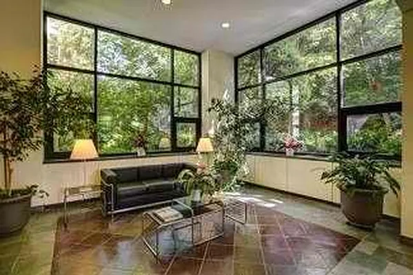 Sold by R New York | media 12