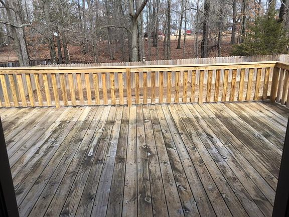 3rd image of 18 Birchwood Dr