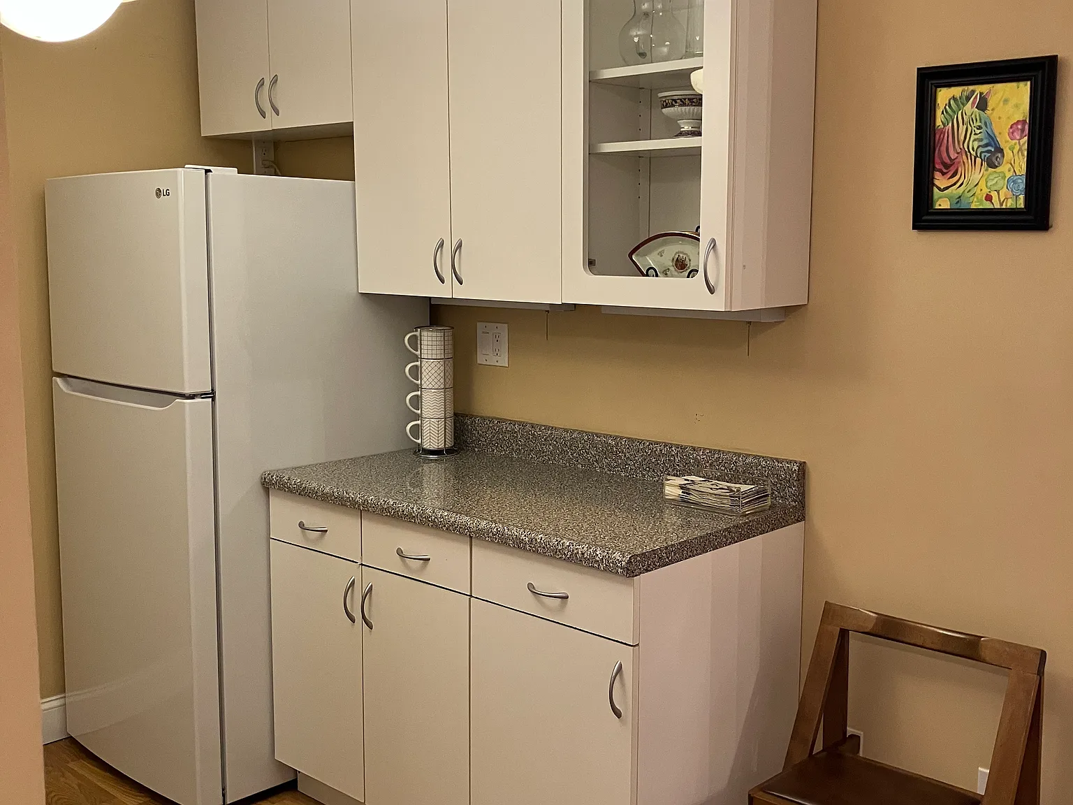 2 bed, 1000 sqft, $1,690 — Photo 2
