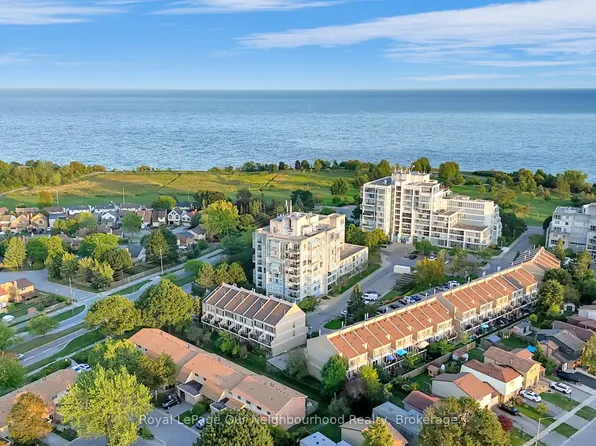 25 Cumberland Ln #304, Ajax, ON L1S 7K1