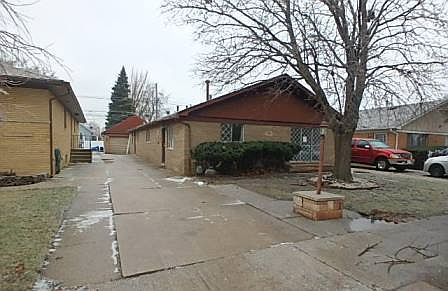 1st image of 790 Greenbay Ave