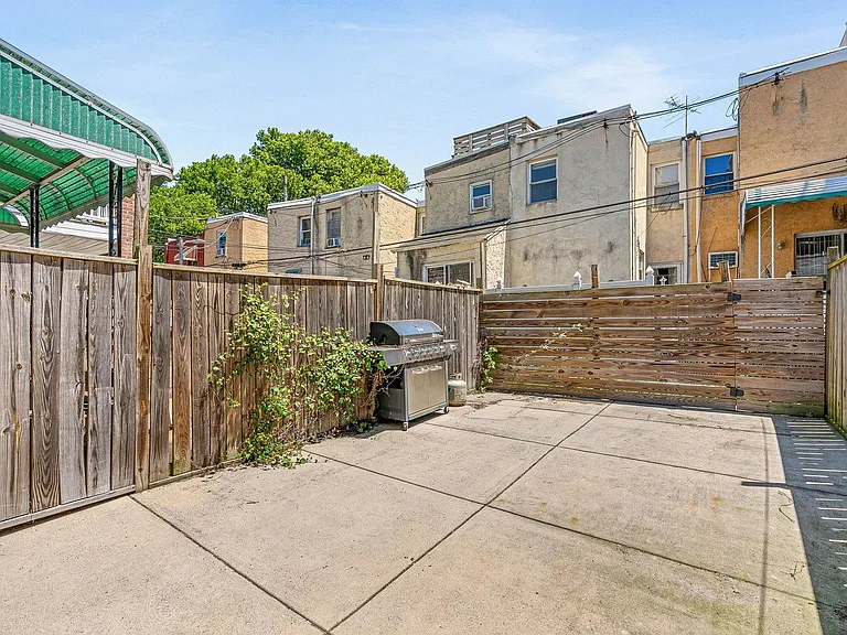 2911 S 15th St — Photo 23