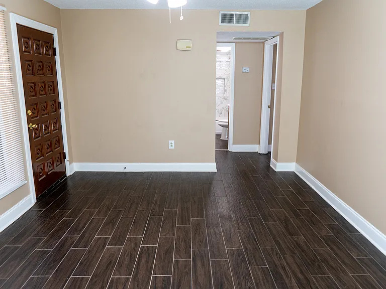 4425 Sonfield St — Photo 7