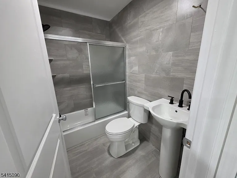 260 Trenton Ave — Photo 12